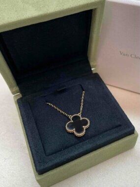 Van Cleef & Arpels Vintage Alhambra Pendant - Onyx